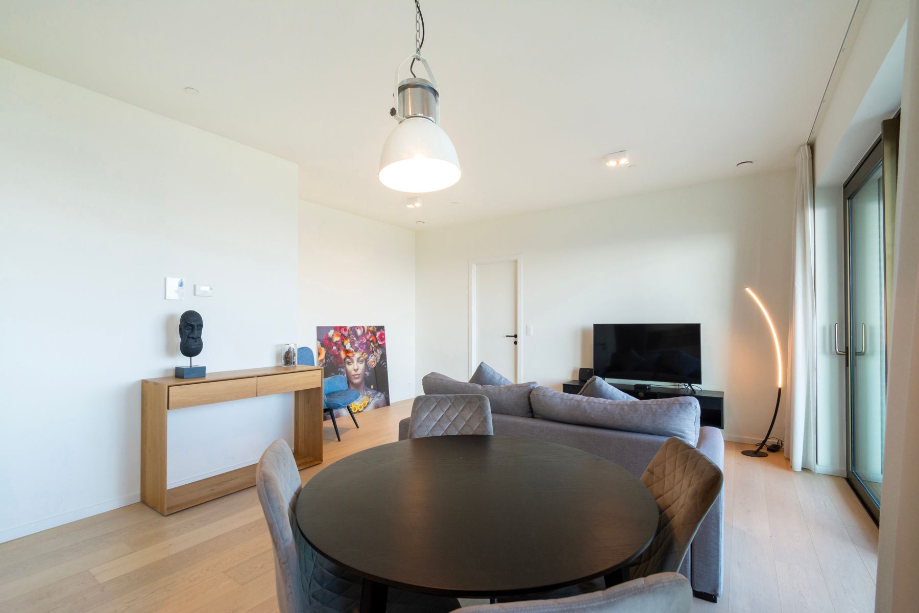 Gemeubeld 2 slaapkamer appt. met zicht op de Schelde foto 5