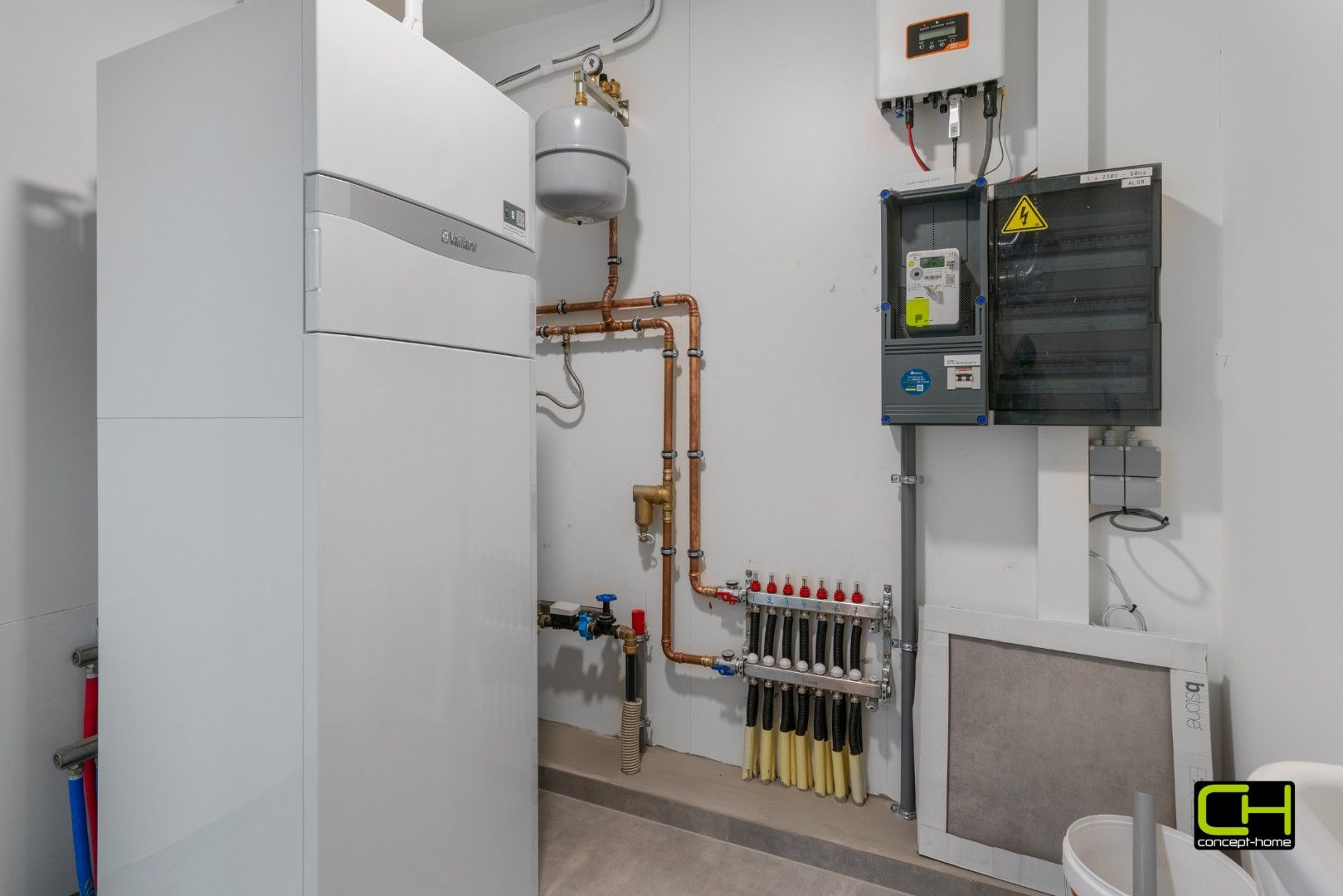 Gerenoveerde woning met drie slaapkamers te koop in Lievegem foto 12