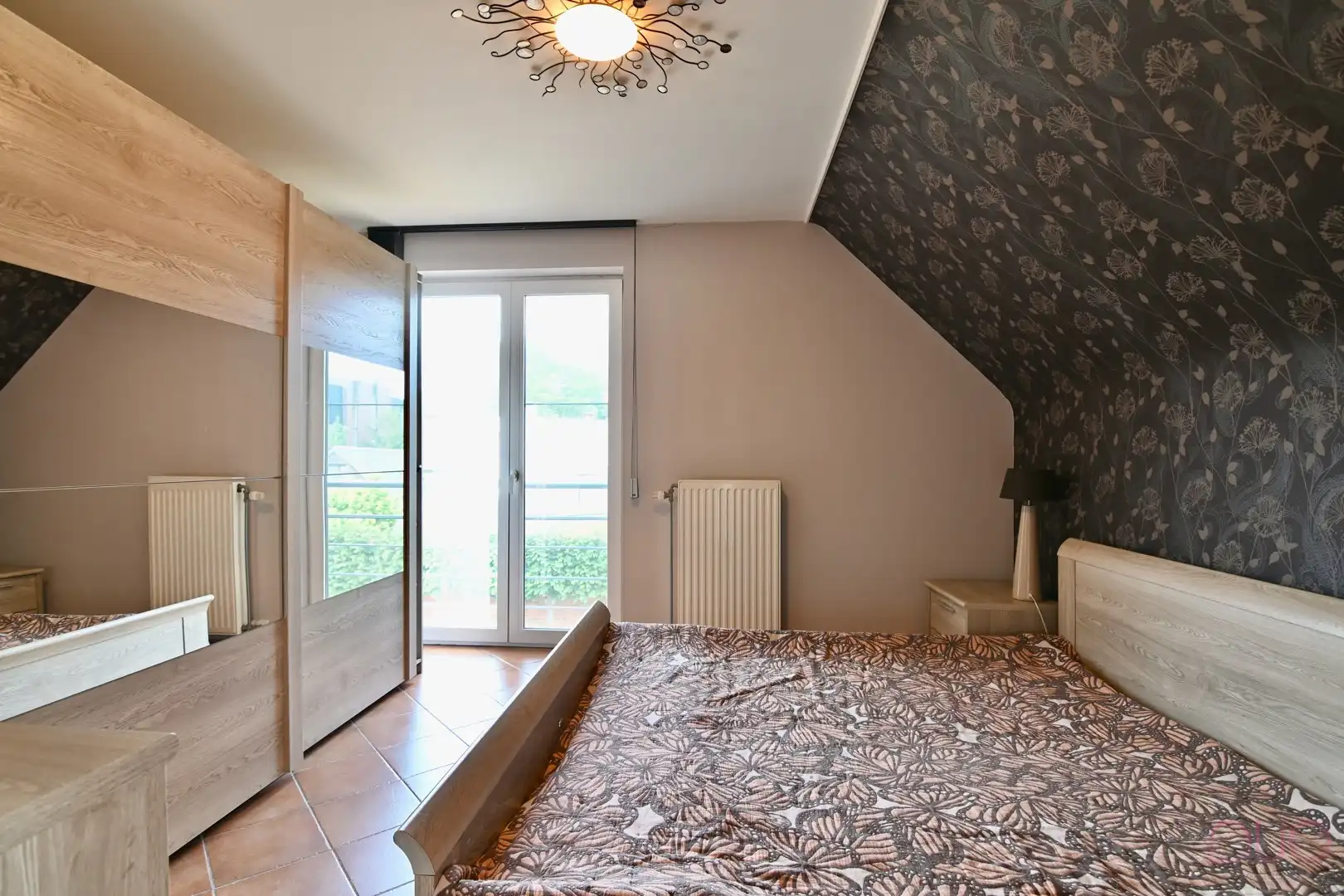 Instapklaar duplex appartement met terras en garagebox op toplocatie in Sint-Truiden foto 15