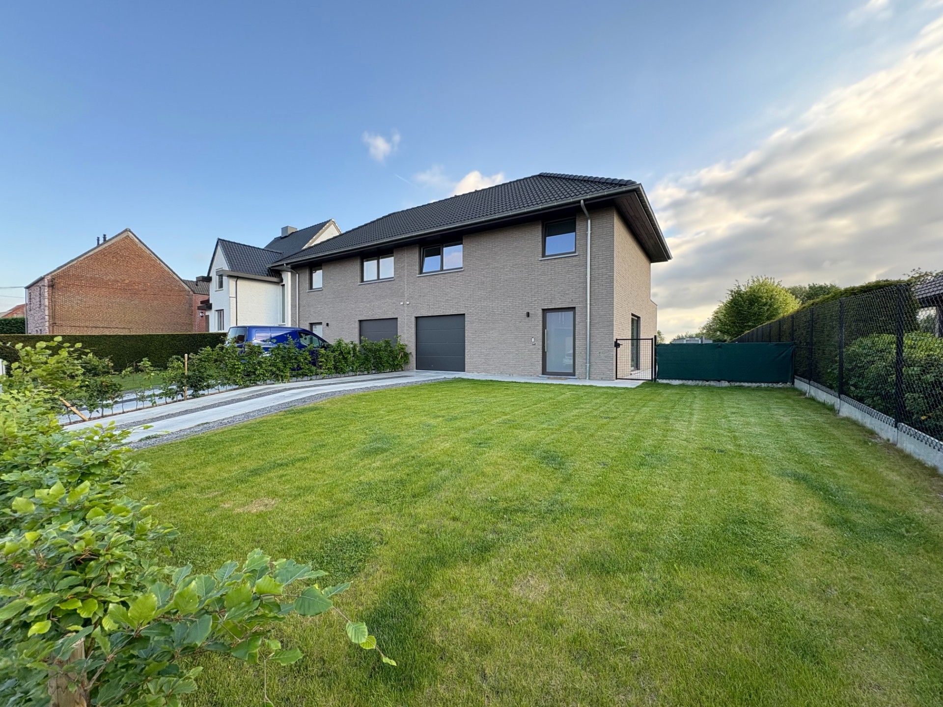 Half open nieuwbouw woning te Avelgem foto {{pictureIndex}}