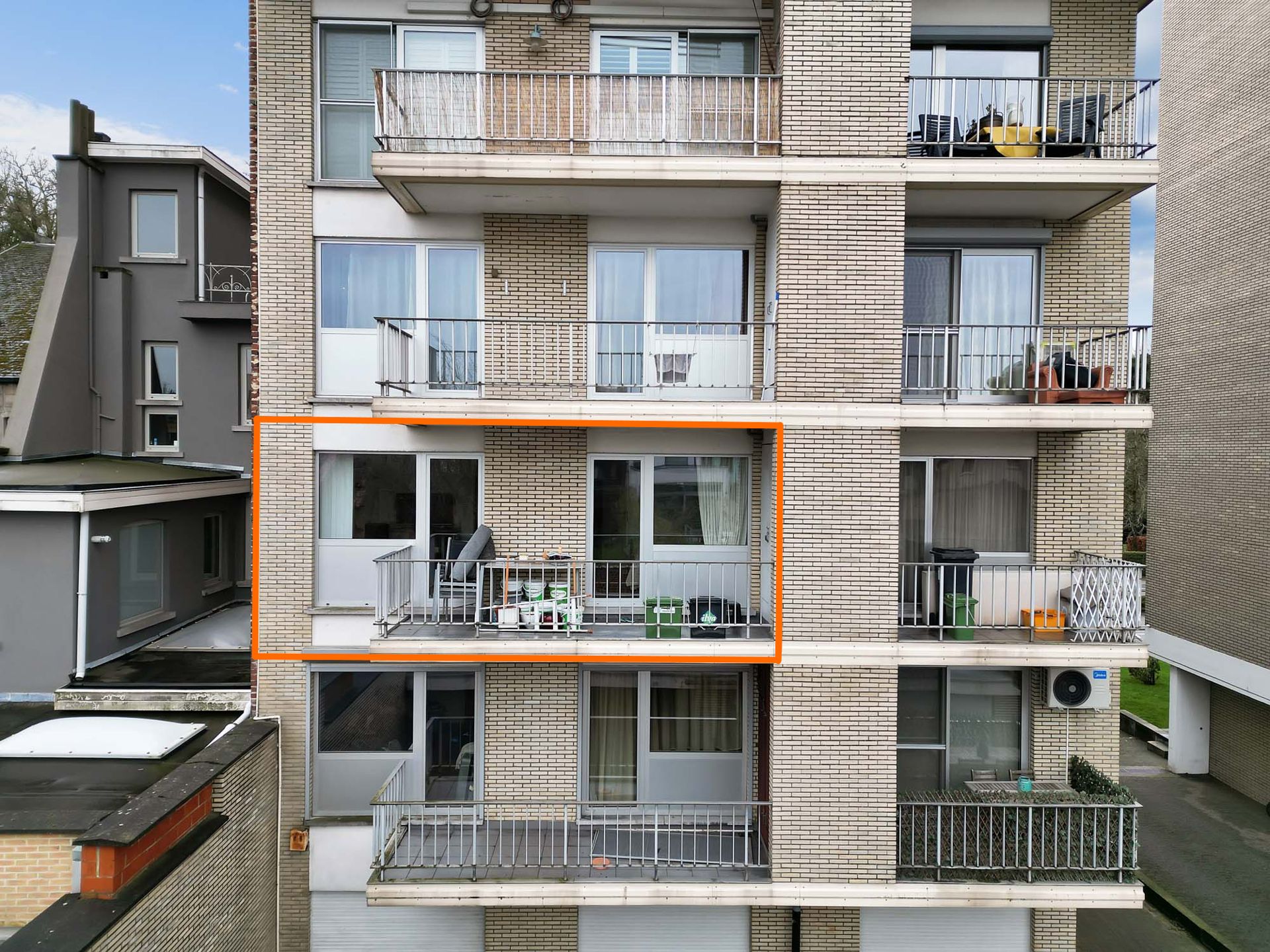 Tweeslaapkamer appartement met garage op toplocatie! foto 2