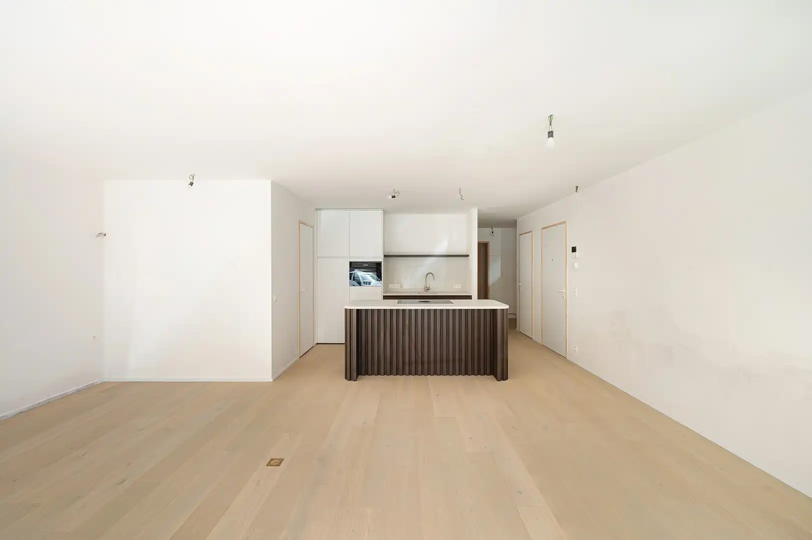 Prachtig nieuwbouwappartement met 2 slaapkamers gelegen op de gelijkvloerse verdieping. foto 7