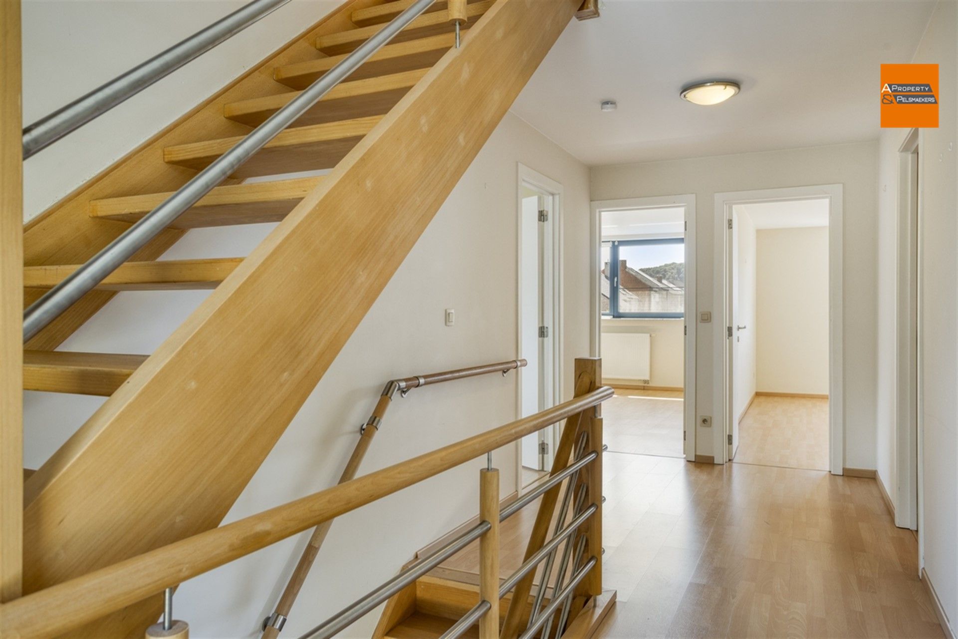 Een stijlvolle villa gelegen in een rustige straat in Kortenberg.

 foto 15