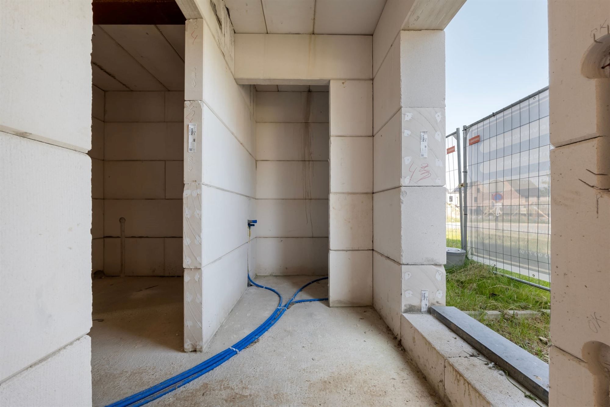 CASCO HALFOPEN BEBOUWING IN MODERNE STIJL MET CARPORT IN ALKEN foto 8