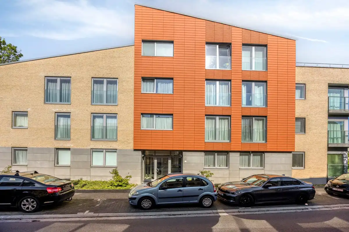 Lichtrijk instapklaar appartement met ruim terras en parking in Strombeek! foto 2