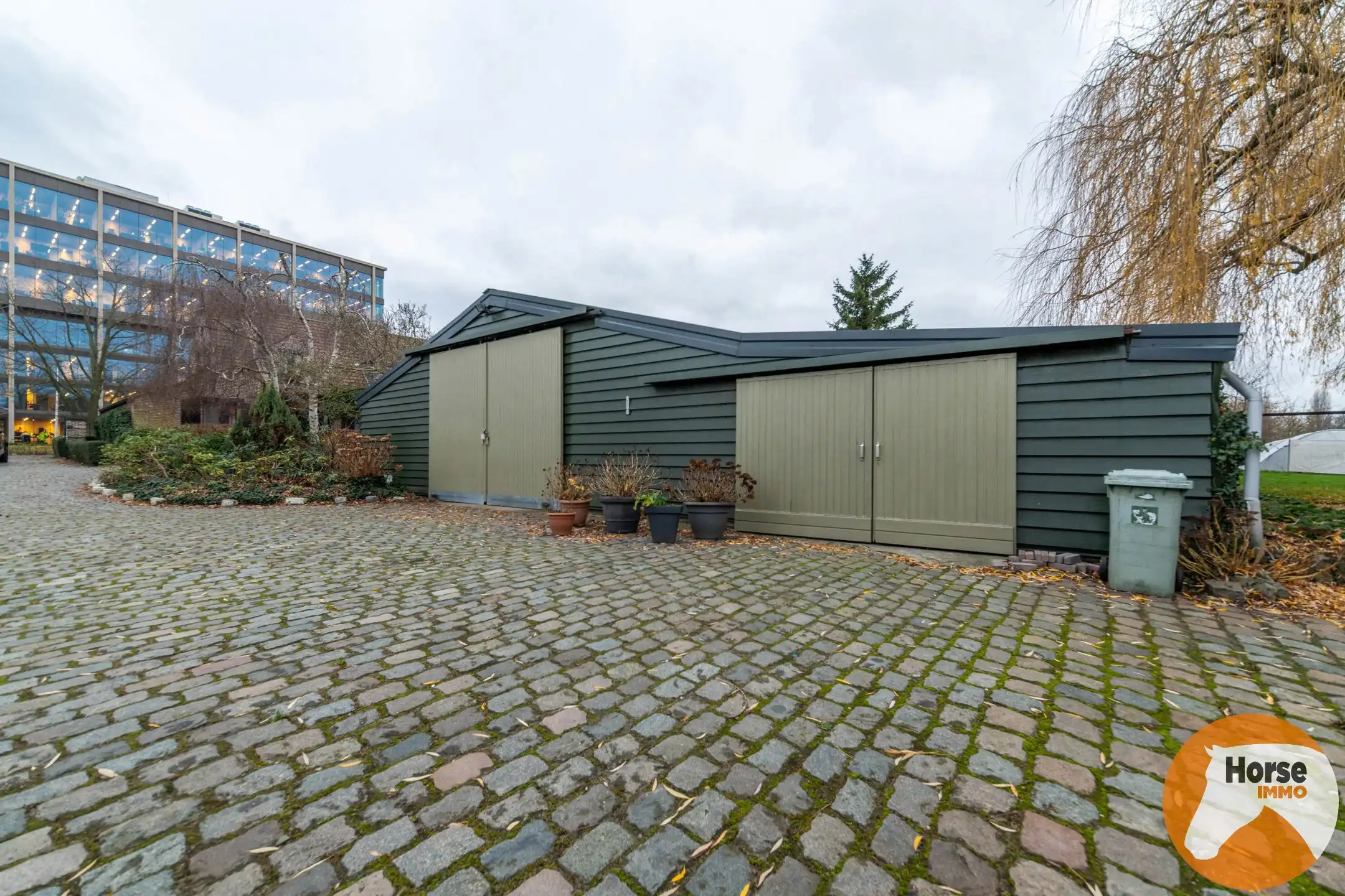 SCHELLE - Centraal gelegen ruime woning met loods en weides  foto 7