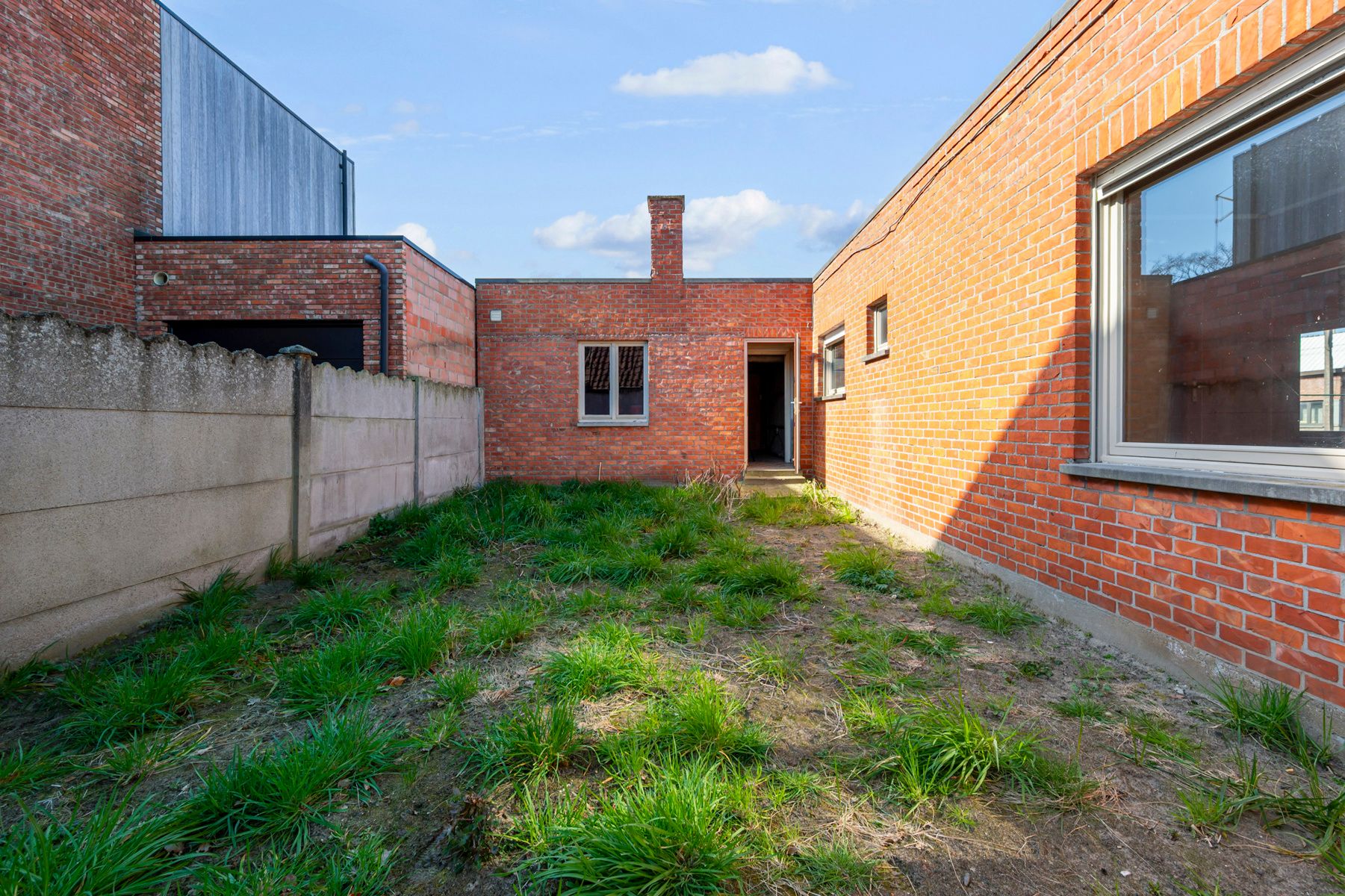 Zeer ruime woning met diverse mogelijkheden foto 3