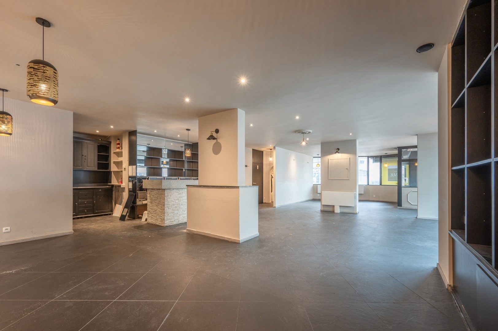 Hoekhandelspand op Toplocatie aan de Kustlaan 24, Knokke foto 5