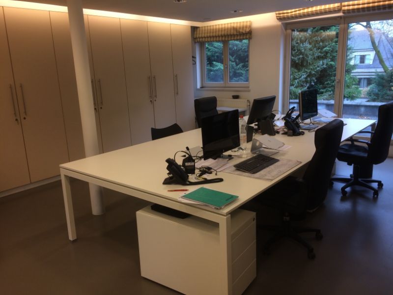 Ruime eigendom met veel ruimte , veel mogelijkheden, instap-klaar! foto 9