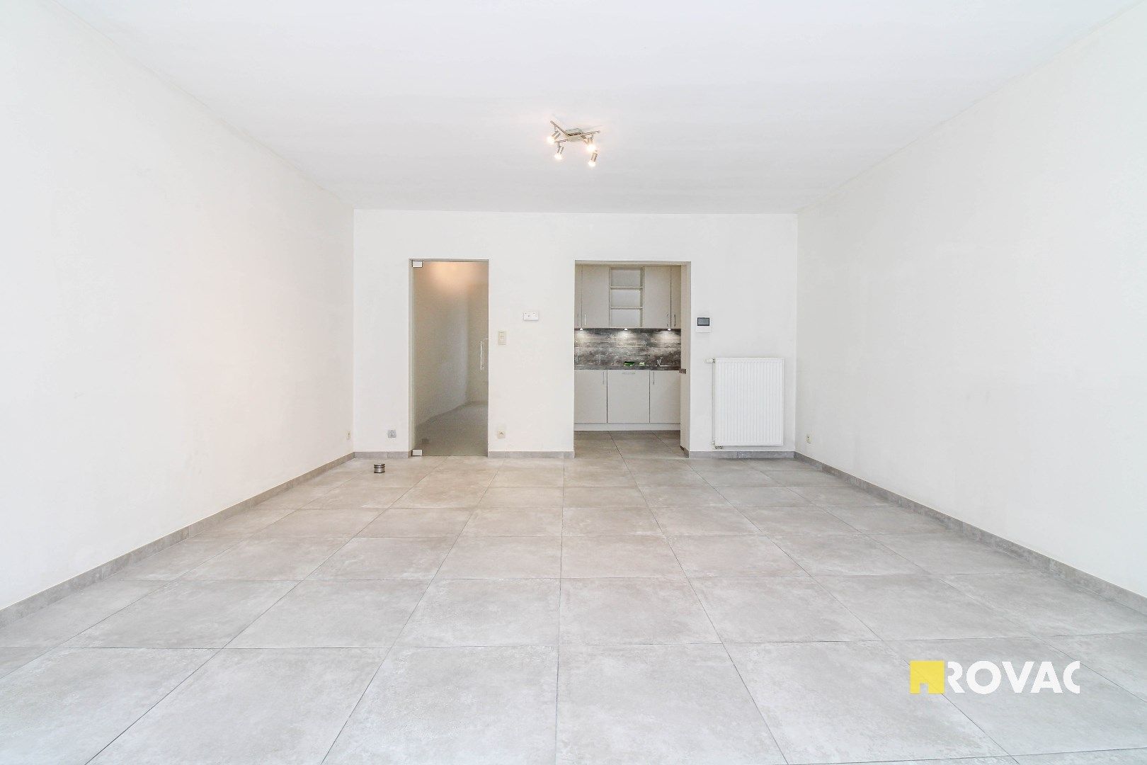 Volledig gerenoveerd appartement op het gelijkvloers - in zeer rustige omgeving! foto 3