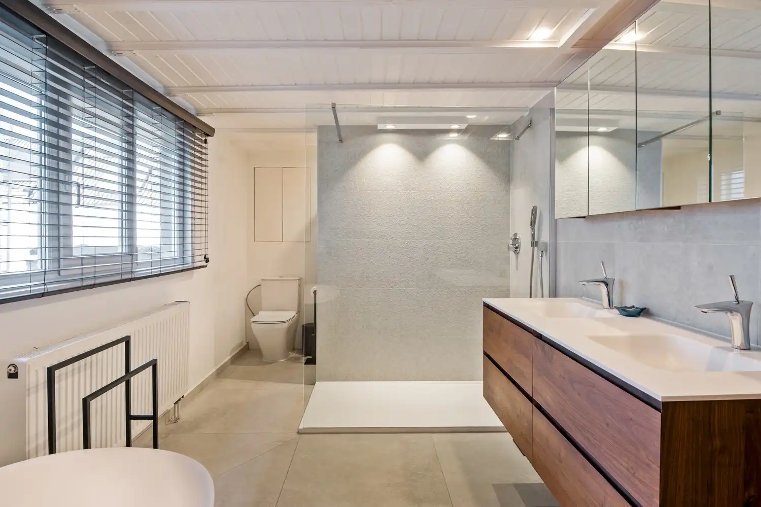 Ruime stadswoning met 4-5 slaapkamers, garage, sauna en buitenruimte! foto 20