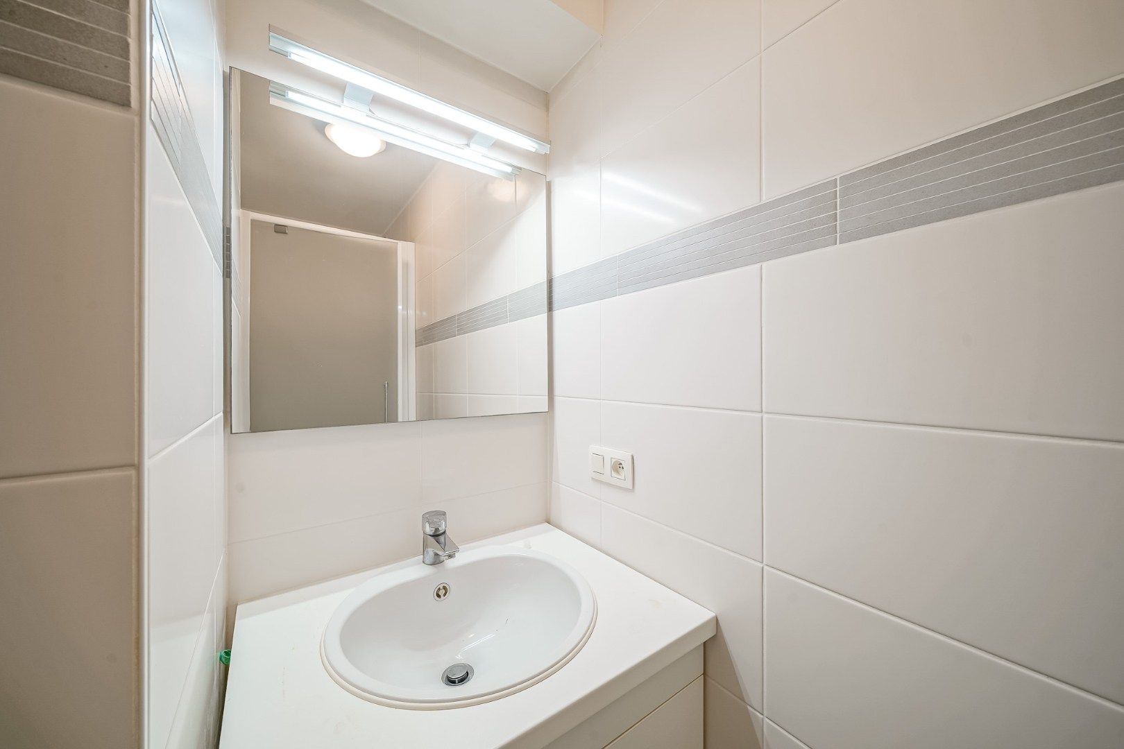 Instapklaar 2-slaapkamerappartement met zeezicht te Oostende foto 14