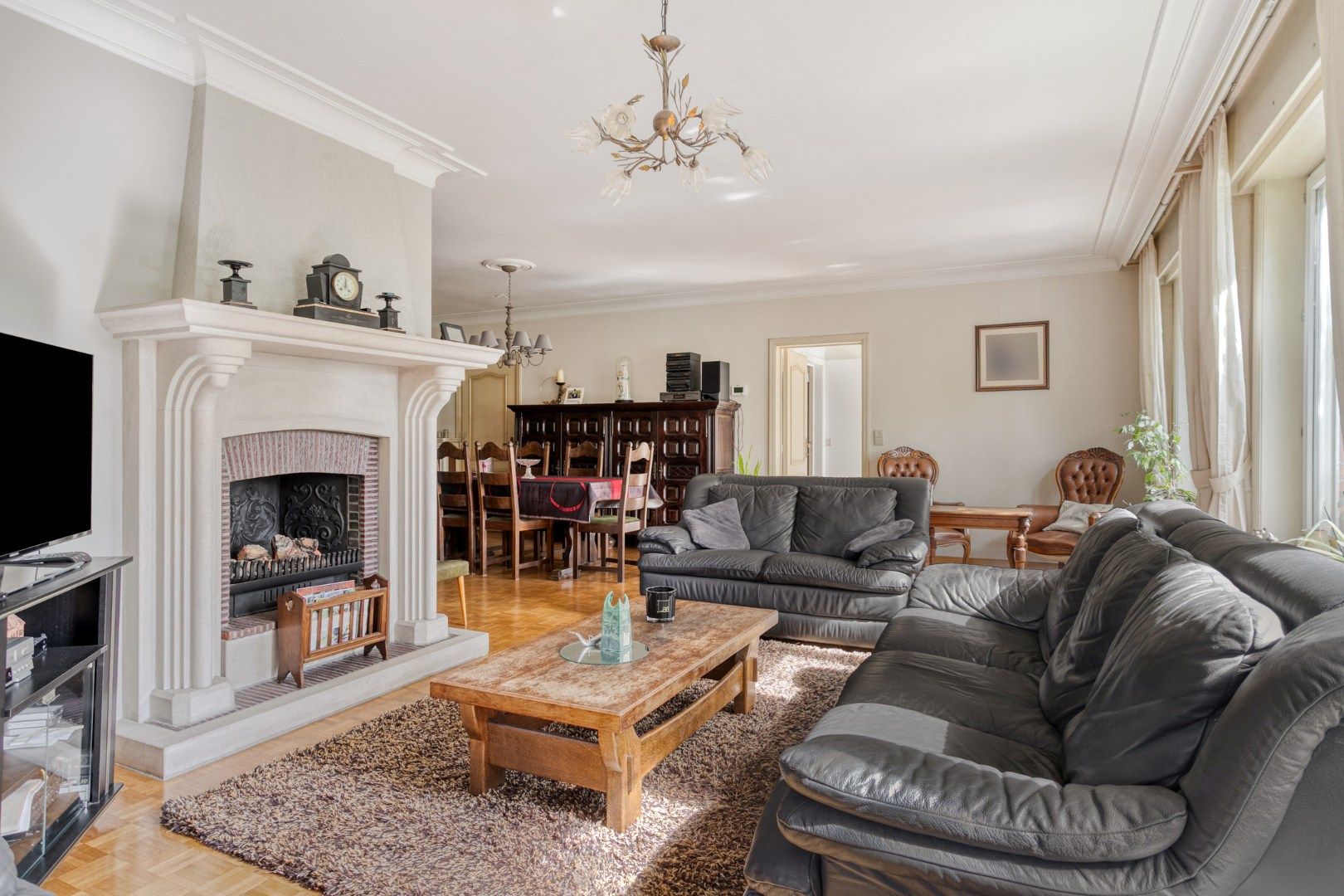 Mooi, uiterst lichtrijk appartement in het hart van Wevelgem! foto 5