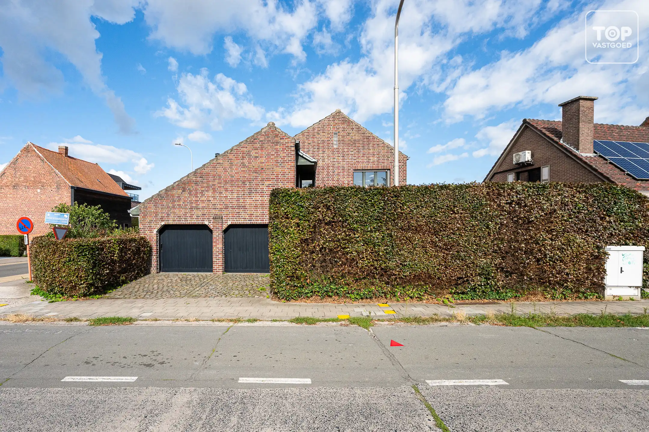 Architecturale woning met 4 slaapkamers en dubbele garage foto 27