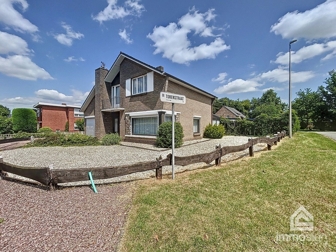 Charmante gezinswoning met potentieel op ruim hoekperceel in hartje Eksel foto 34