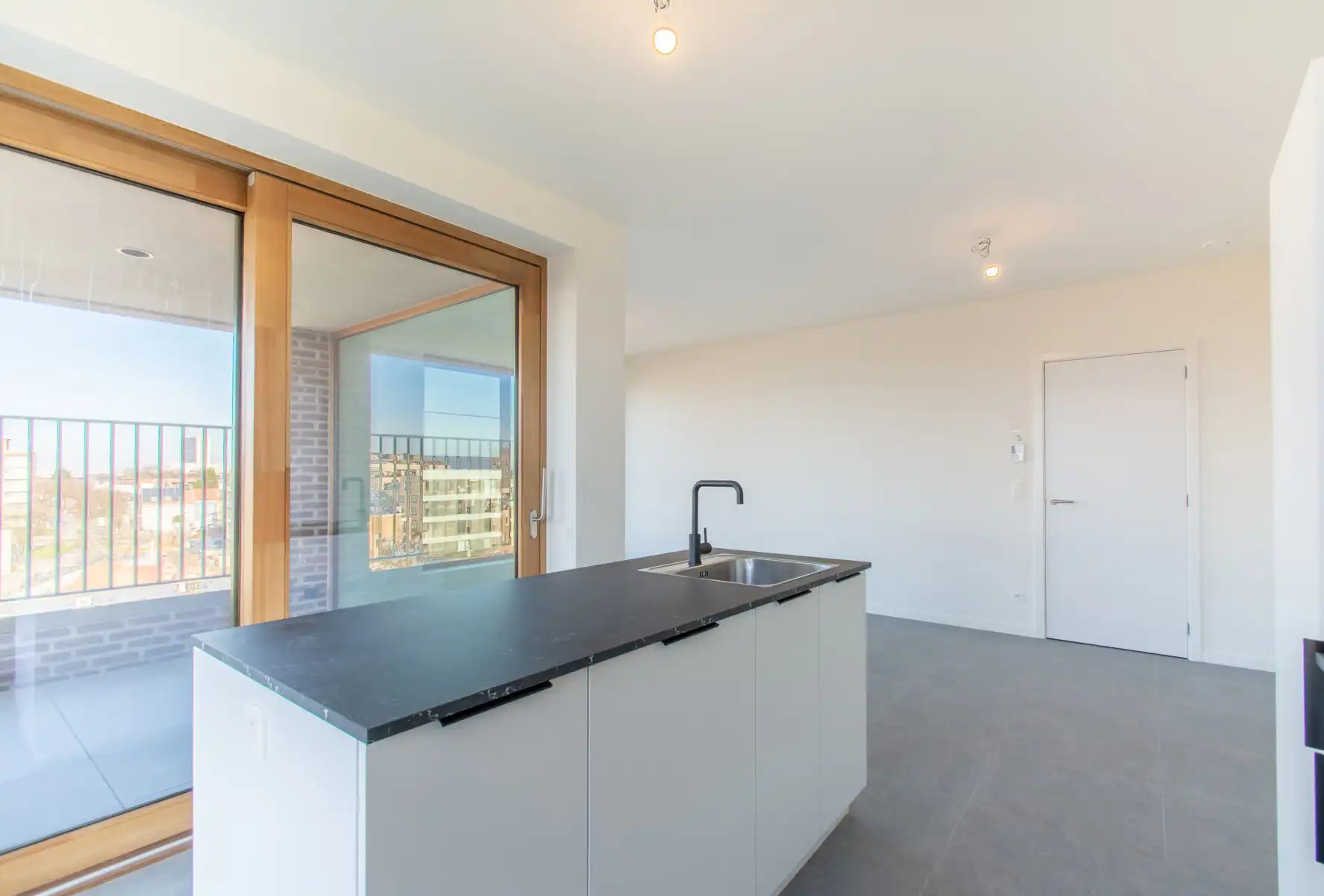 Rustig en comfortabel 1slpk appt. met mooi terras  foto 3