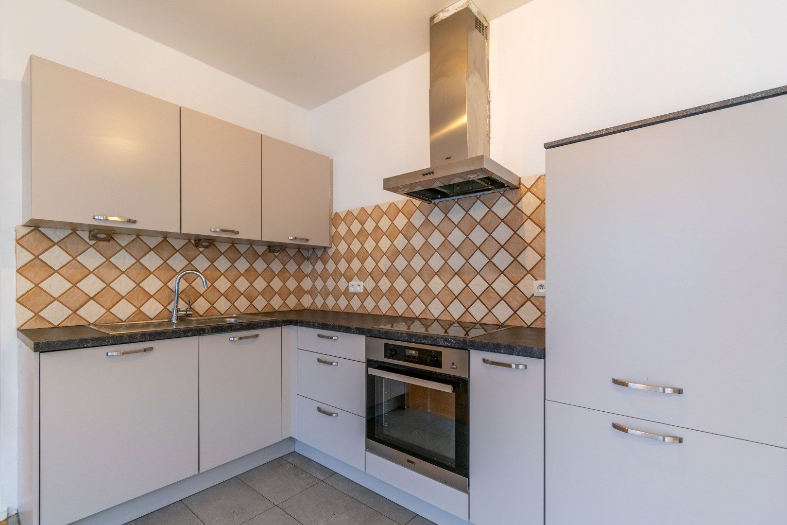 1-SLAAPKAMER GELIJKVLOERSAPPARTEMENT MET TERRAS ! foto 3