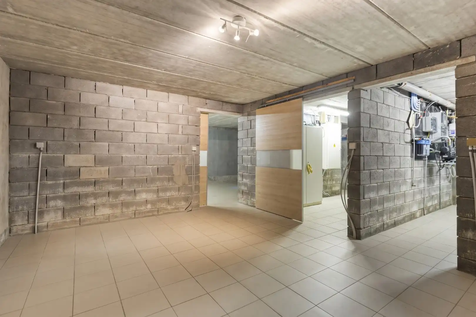 Vrijstaande woning van 2015 met 3 slaapkamers, volledige kelder en zuidgerichte tuin in Schilde. foto 16