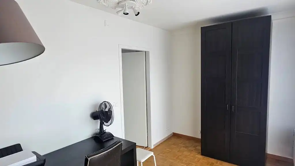 Instapklaar appartement met 2 + 1 slaapkamers. foto 5