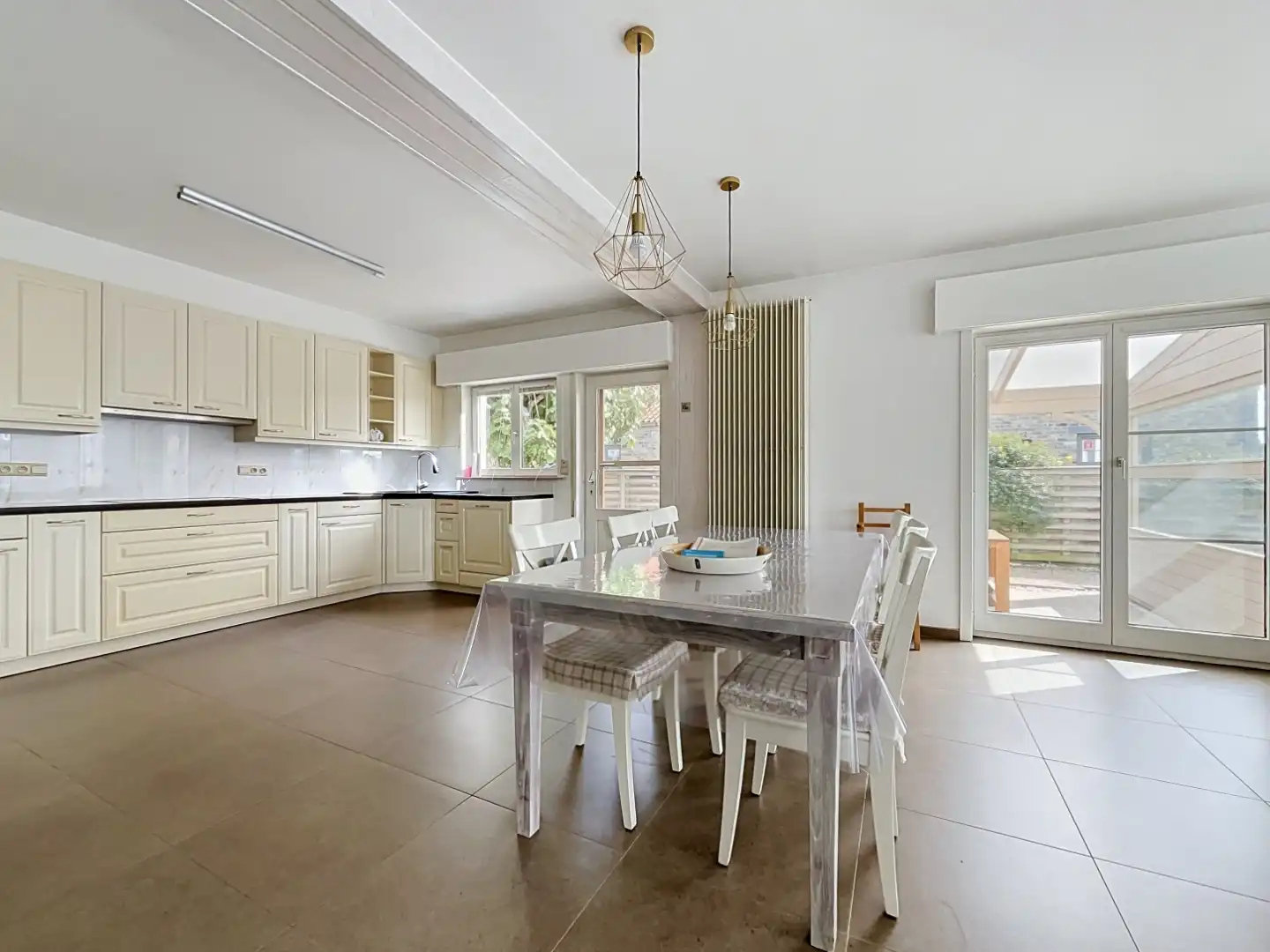 Bungalow woning met 3 slaapkamers, garage en tuin te Oostduinkerke – ideale gezinswoning in rustige omgeving! foto 5