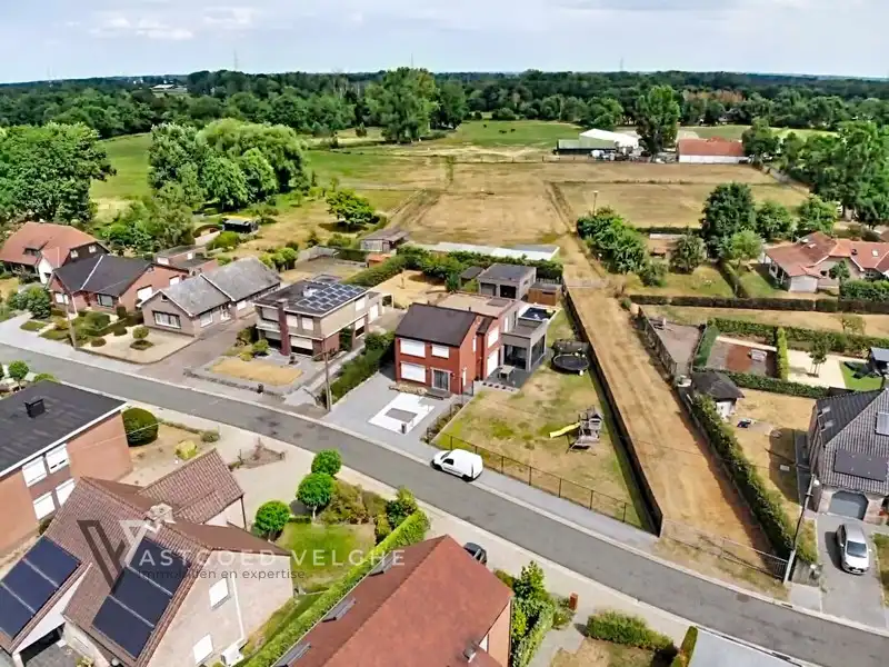 Woning met 3 slaapkamers op uitzonderlijk perceel van 1,63 hectare in groene omgeving foto 49