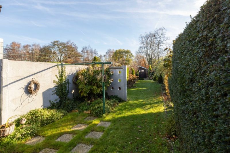 Roeselare - Starterswoning met voldoende kamers en leuke tuin foto 15