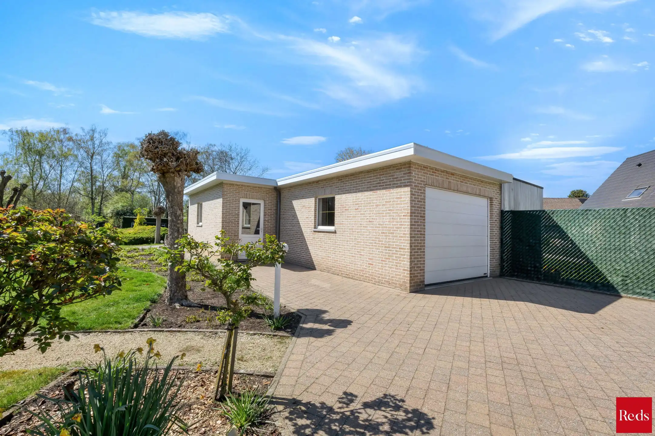 Ruime woning in oase van rust met prachtige tuin foto 23