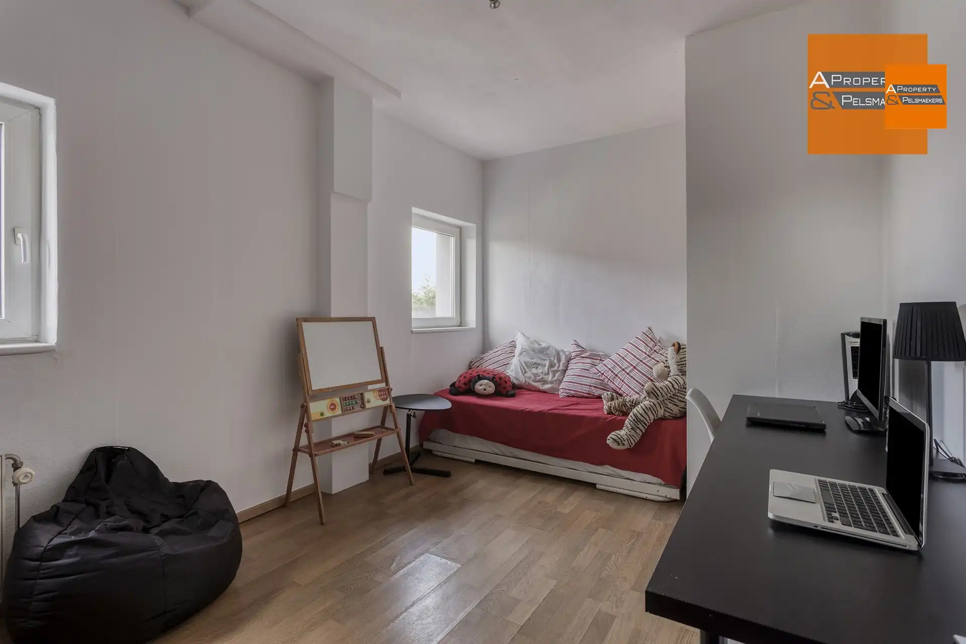 Ruime en instapklare woning met prachtige tuin in Duisburg foto 13