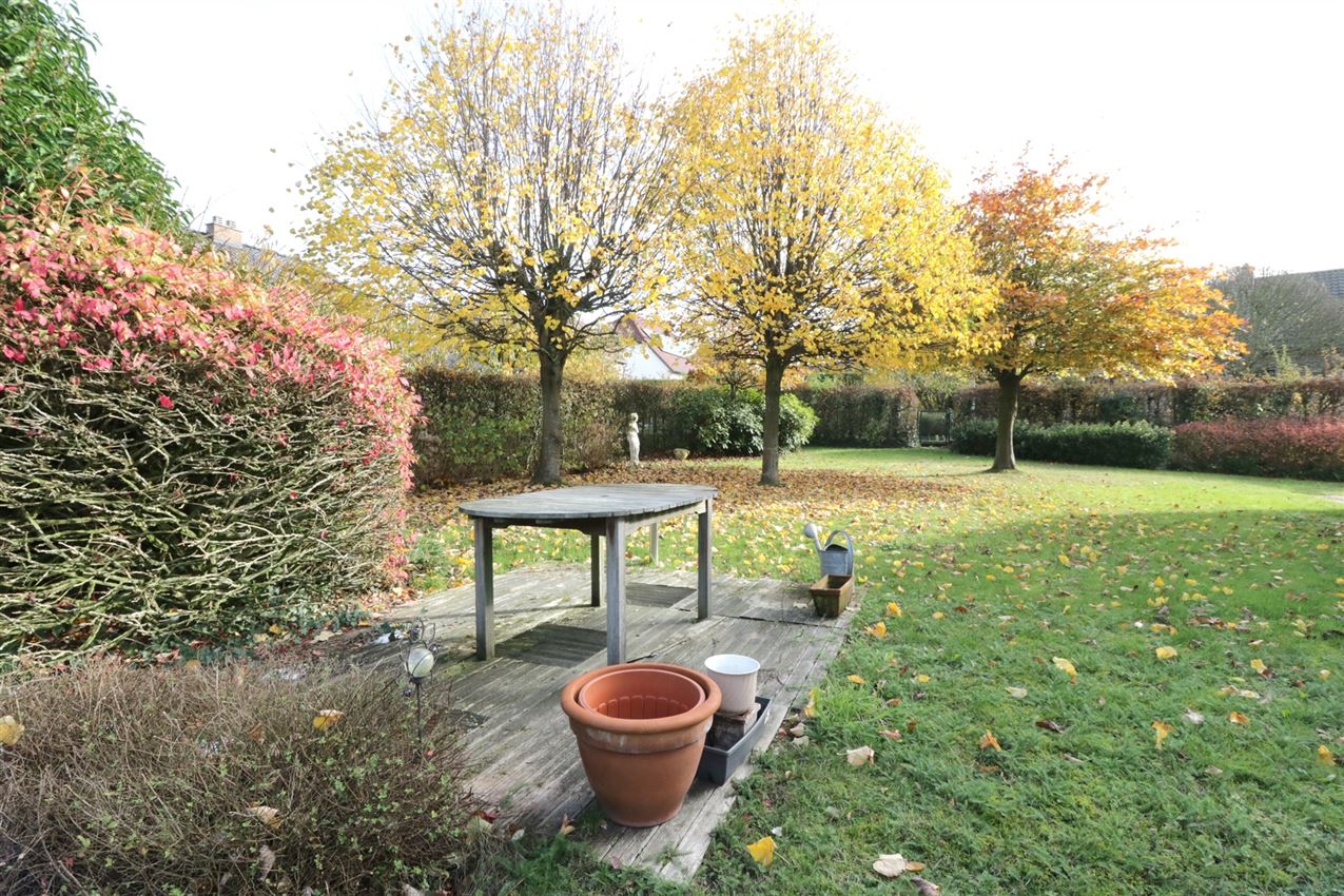 met prachtige tuin, nabij centrum foto 39