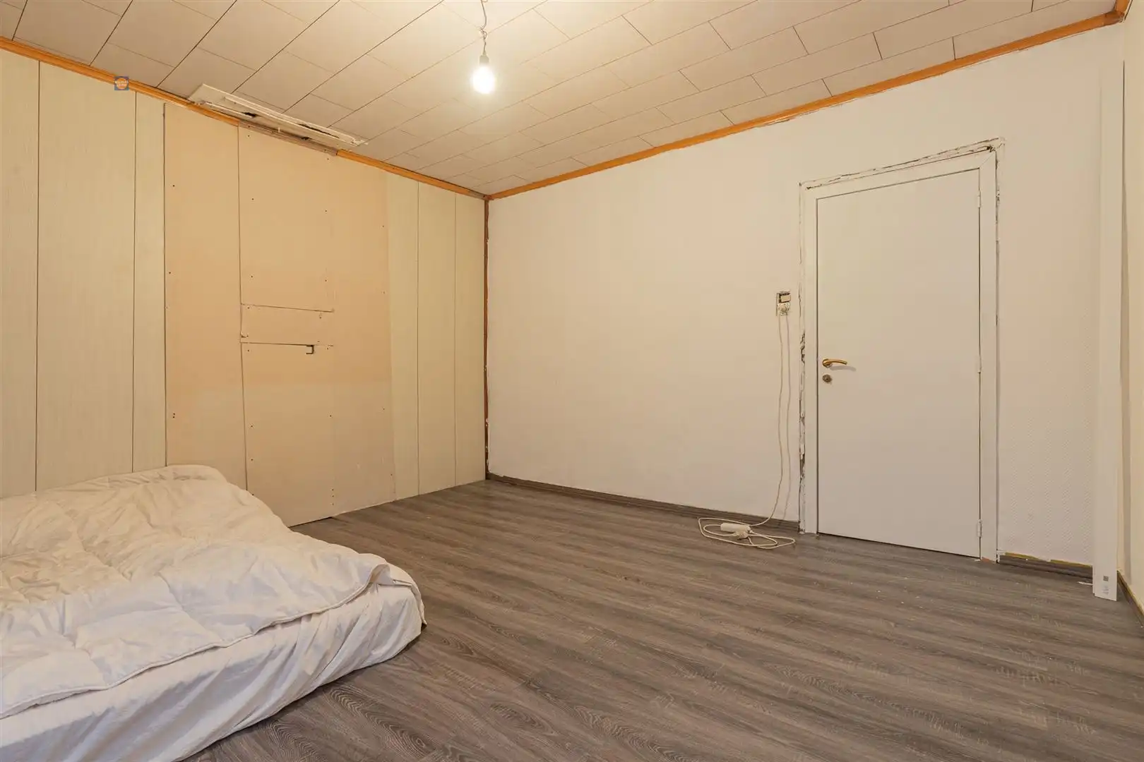 Charmante woning met renovatiepotentieel foto 14