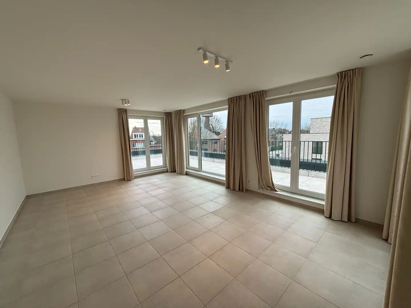 Exclusief wonen op de top: Duurzaam 3-slaapkamer Penthouse met terras van 53m² foto 12