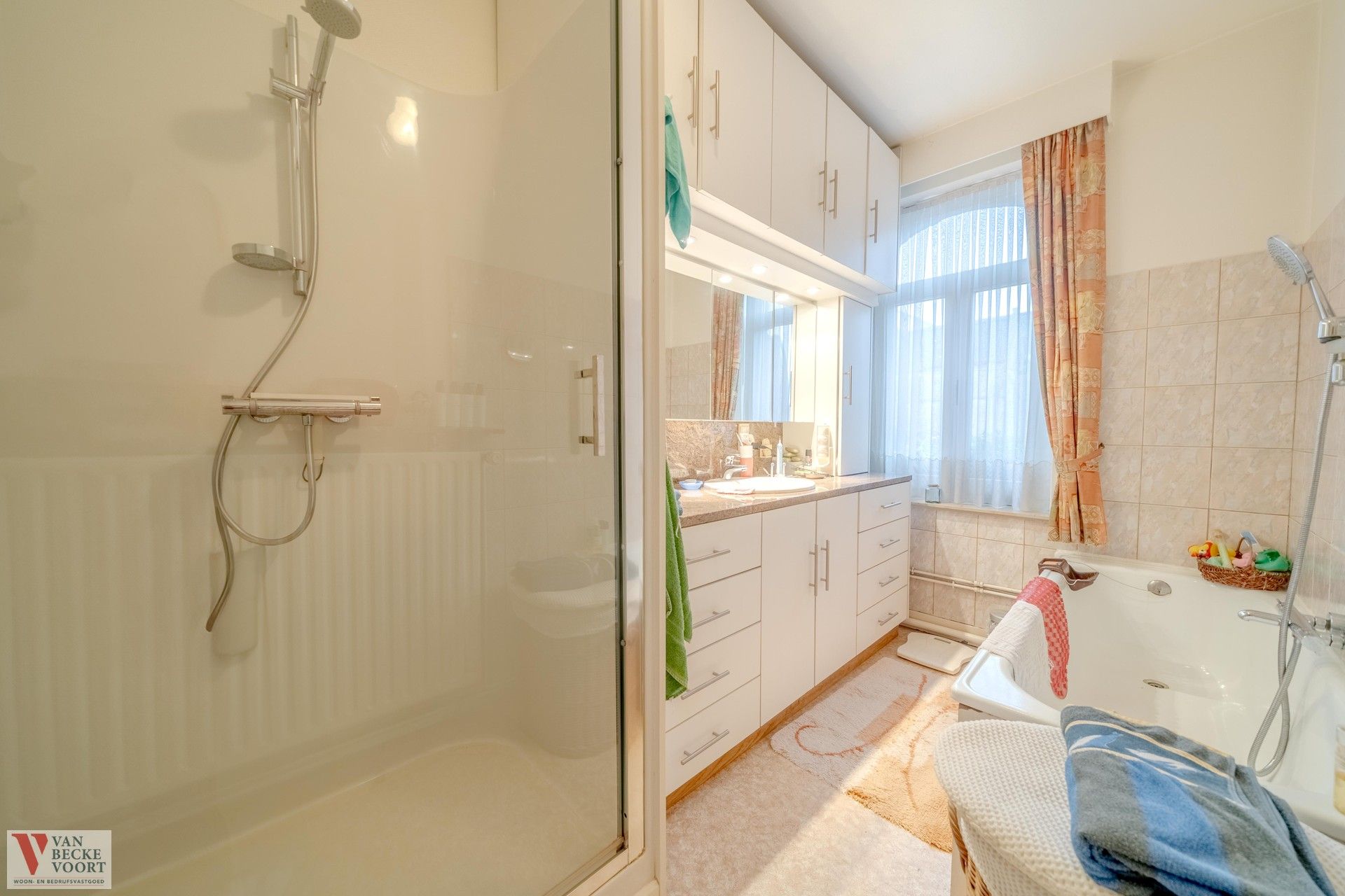 Handelspand met woonst foto 26