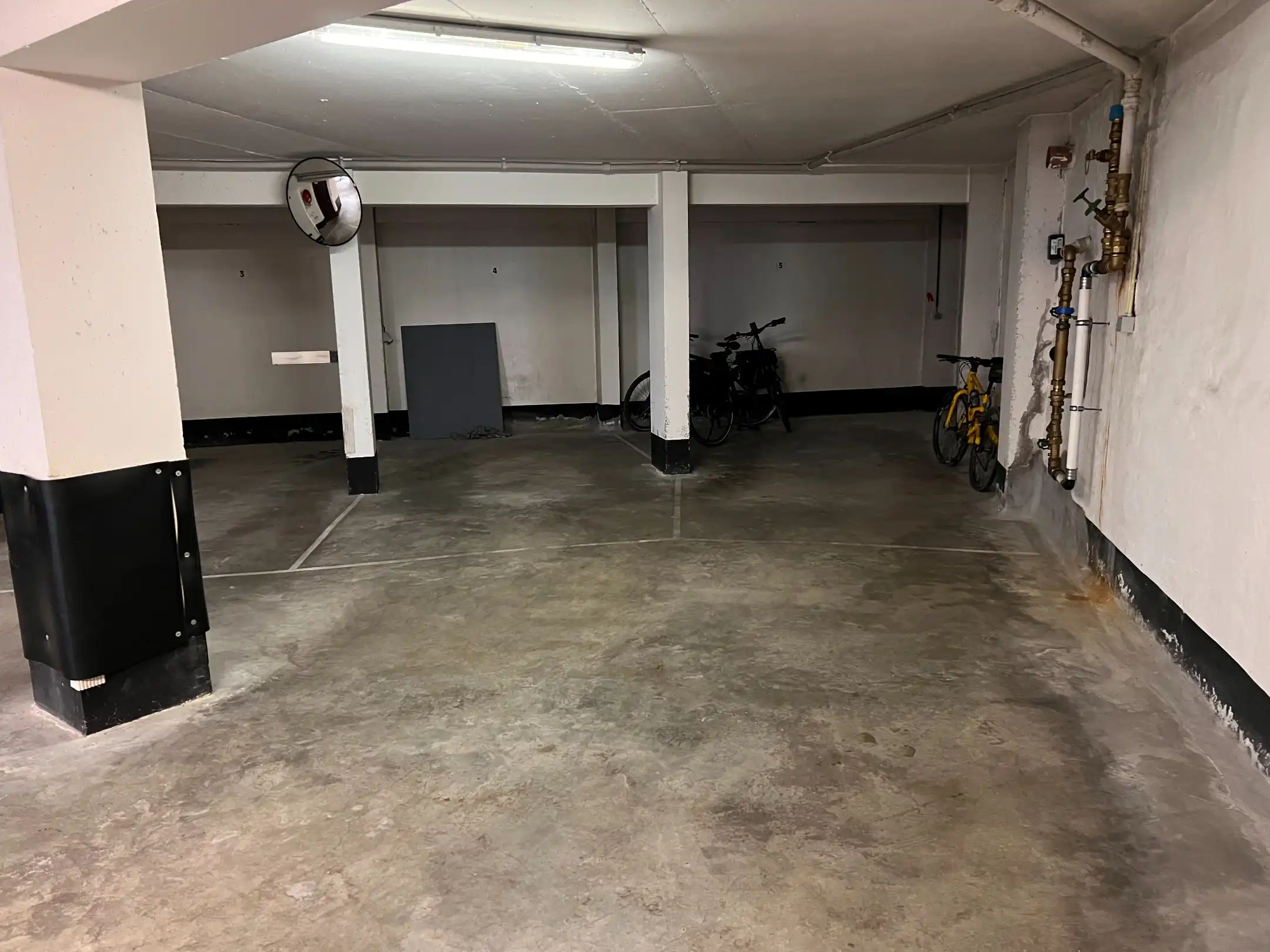 Parkeerplaats te huur foto 2