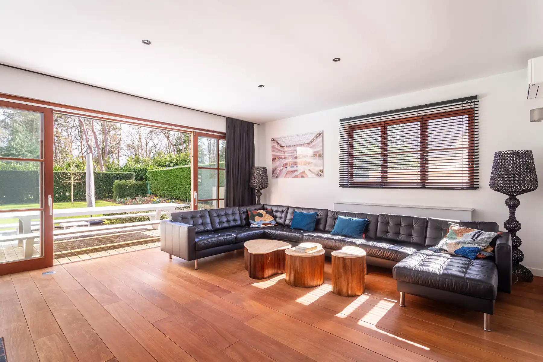 Instapklare villa met zwembad door groen omgeven foto 8