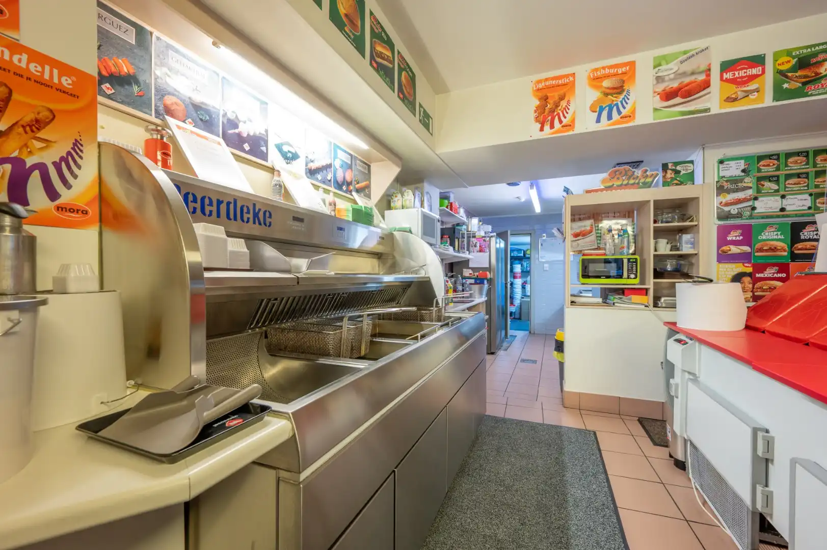 Horecapand met ruim appartement op toplocatie in Assebroek! foto 7