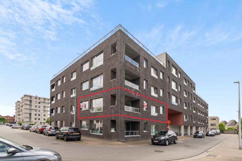 Appartement op 1eV met terras - nabij centrum! foto 2