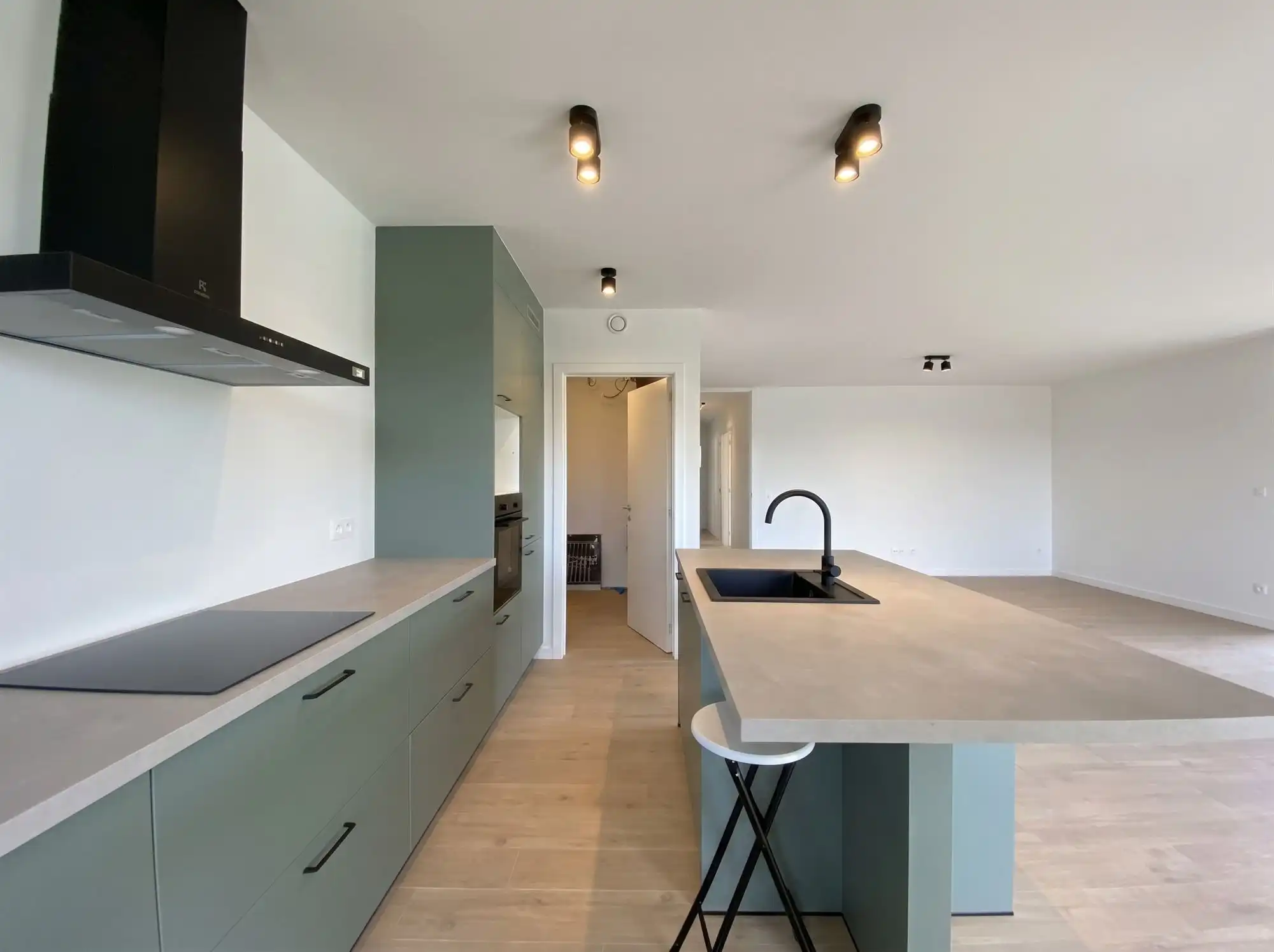 Gelijkvloers nieuwbouwappartement met garage en berging foto 7