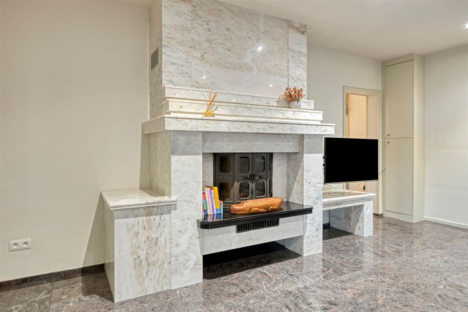 Vrijstaande woning met 3 slaapkamers, inpandige garage en een omheinde tuin, rustig gelegen nabij het centrum van Maaseik. foto 7