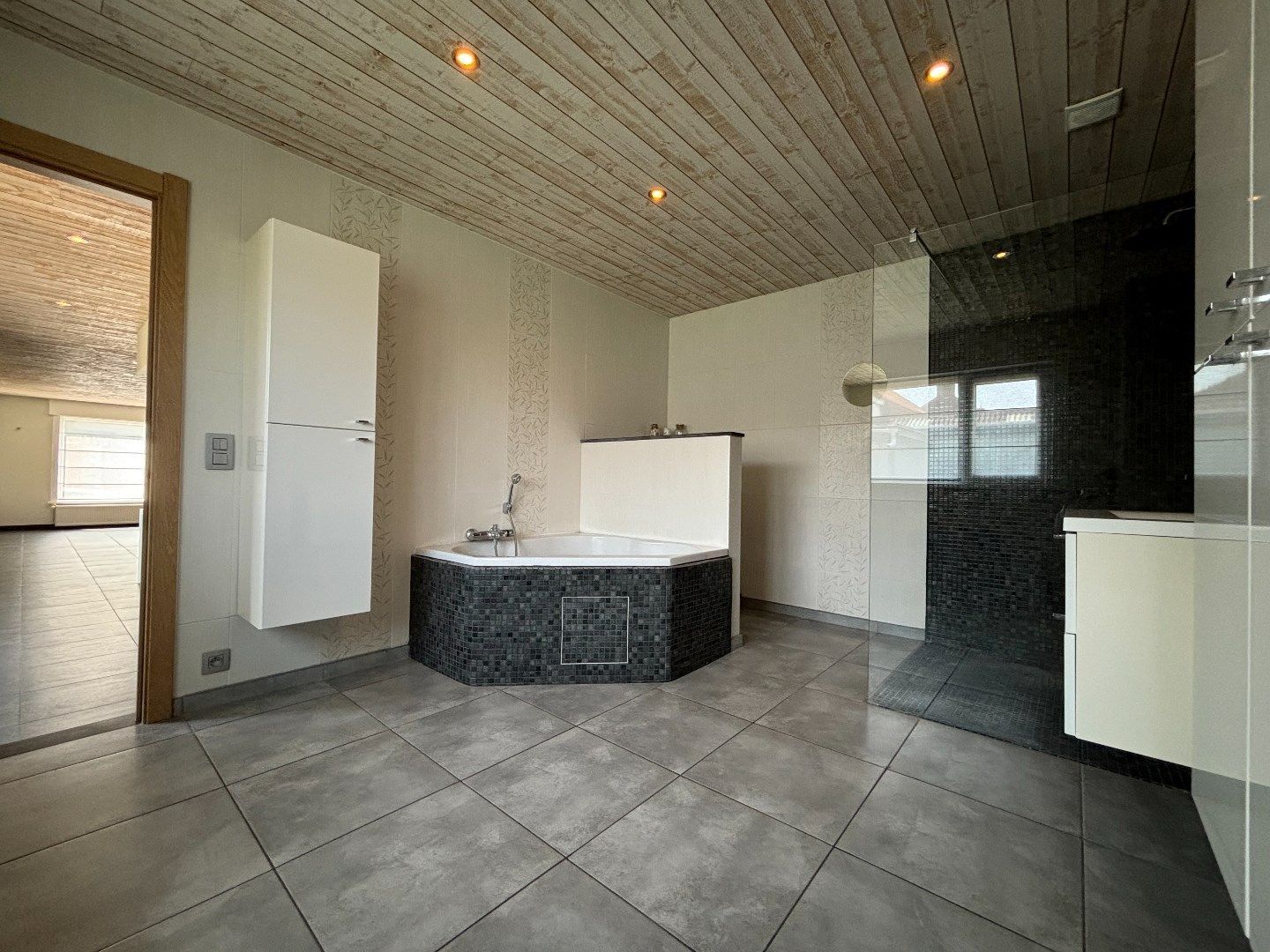 Ruime instapklare woning met tuin en garage. foto 18