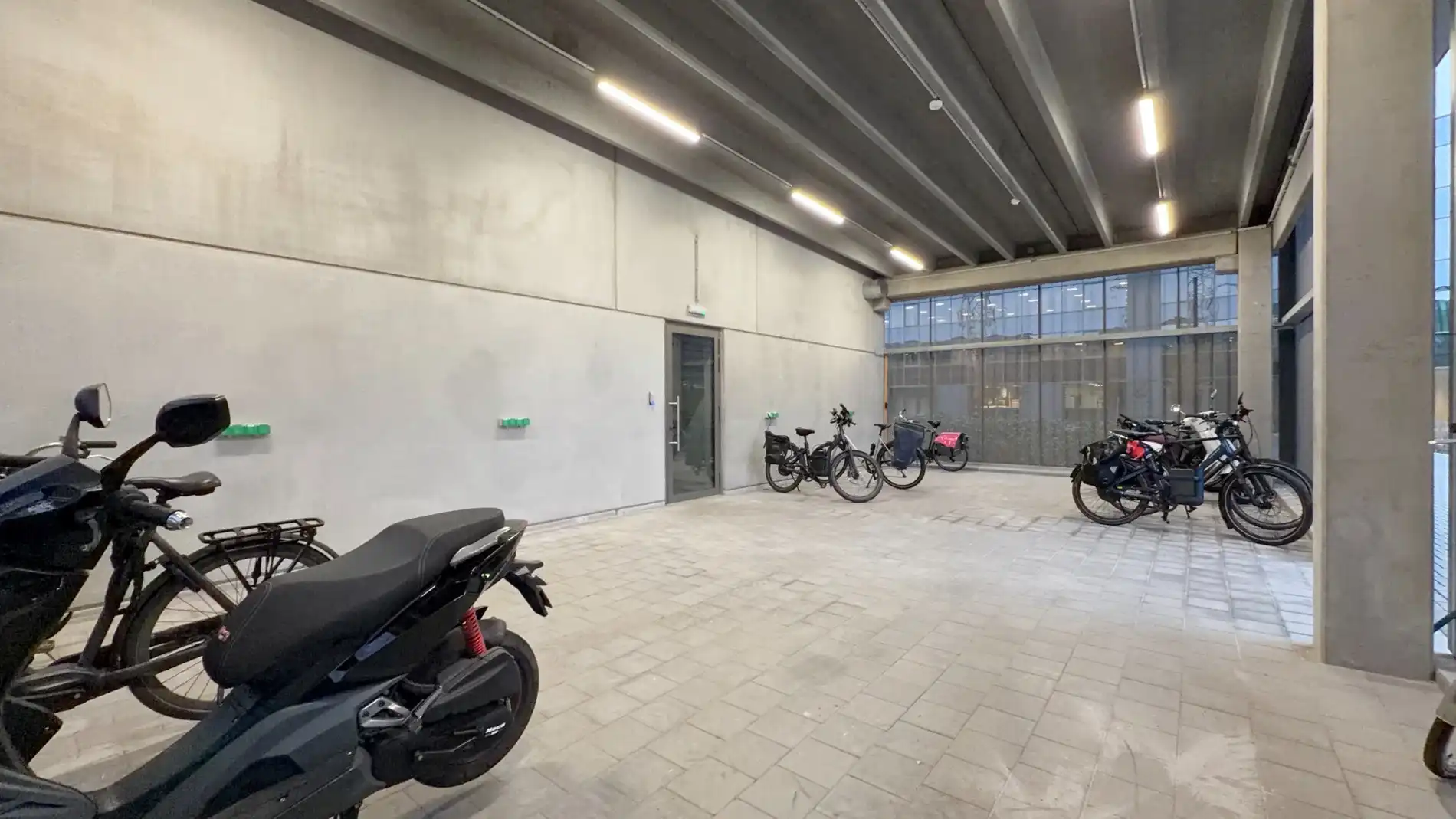 Nieuwbouw kantoor te huur aan E34 in Zwijndrecht foto 10
