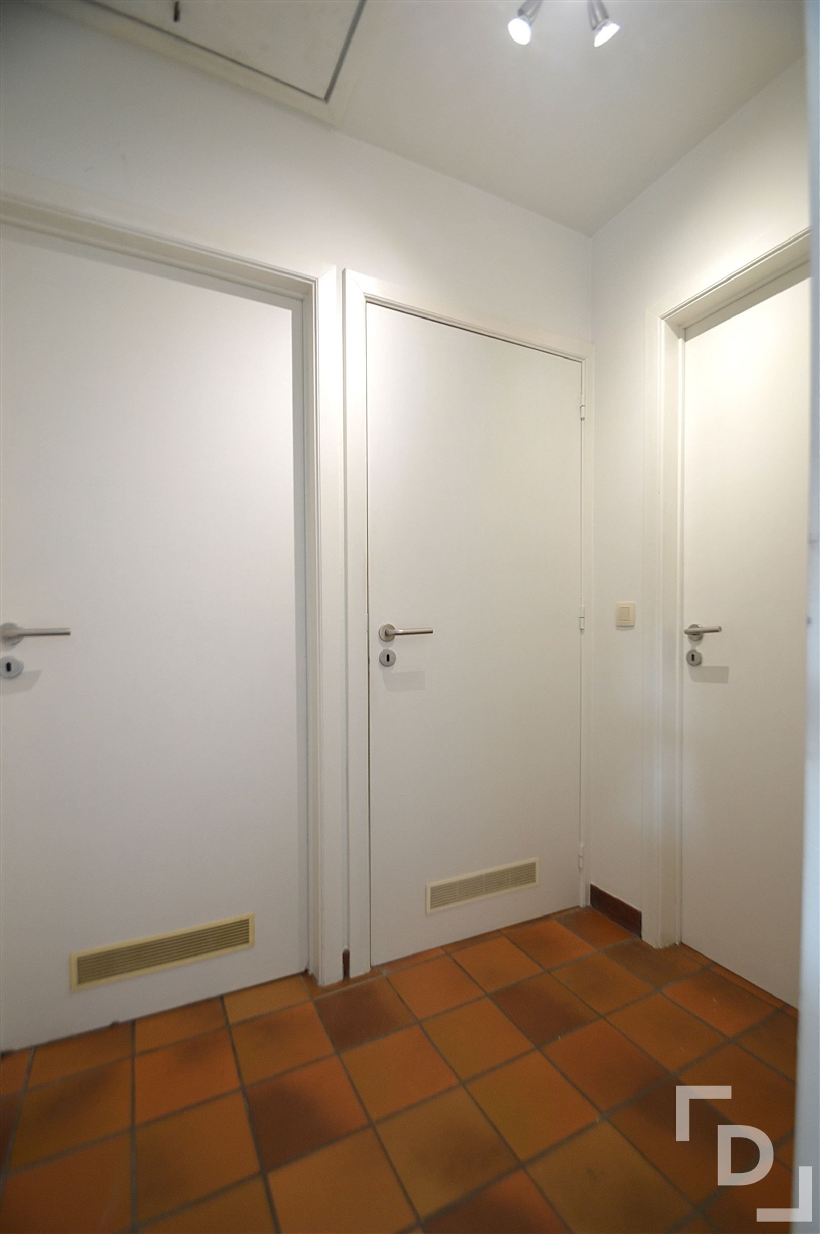 Dakappartement te huur in centrum Poperinge. foto 13