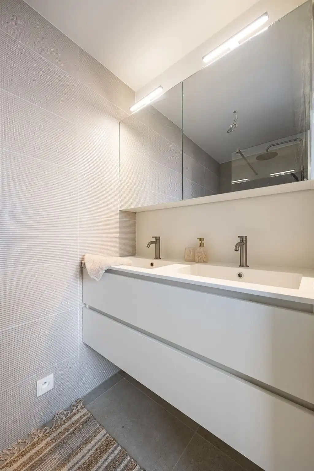 Nieuwbouwwoning onder registratie op toplocatie foto 14