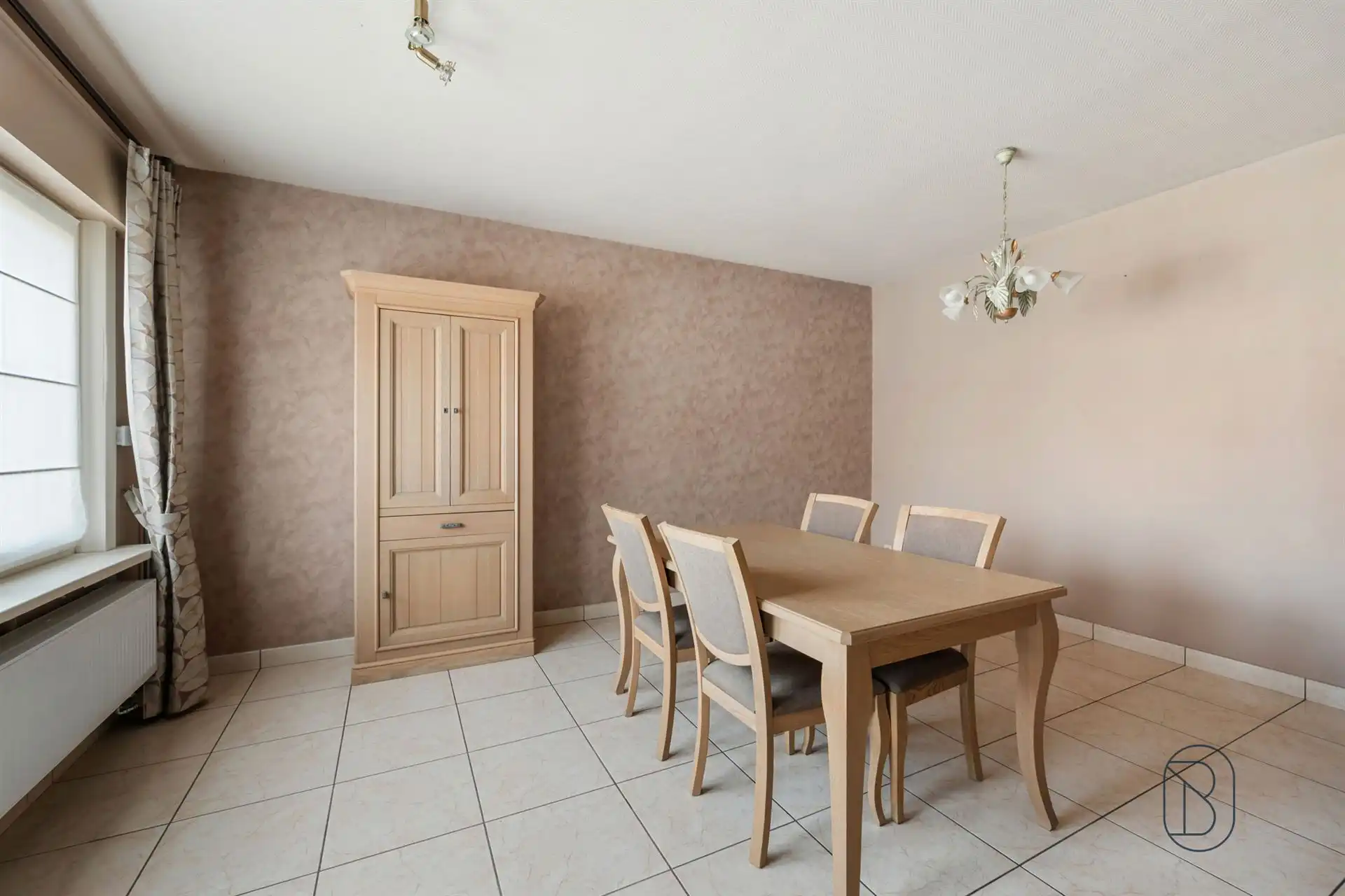 Ruime instapklare woning met 4 slpk, garage en tuin in Heule foto 16