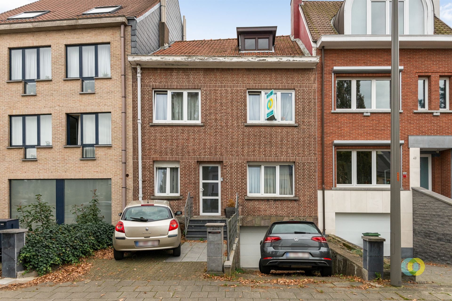 Hoofdfoto van de publicatie: Ruime te renoveren woning met tuin en garage