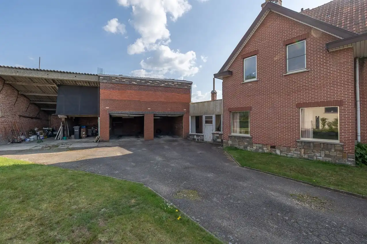 Te renoveren woning met ruimte, rust en potentieel foto 29