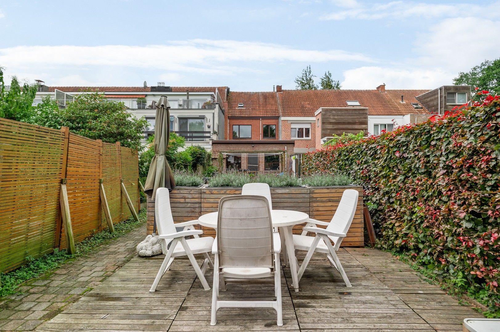 Pareltje in Brasschaat met 3 slaapkamers en een zonnige tuin foto 15