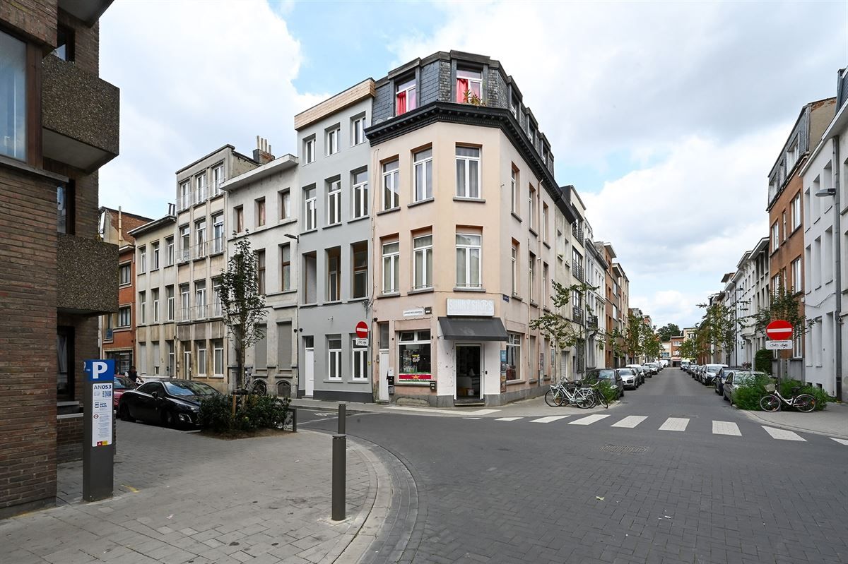Volledig gerenoveerde opbrengsteigendom met 2 vergunde duplex-appartementen  foto 7