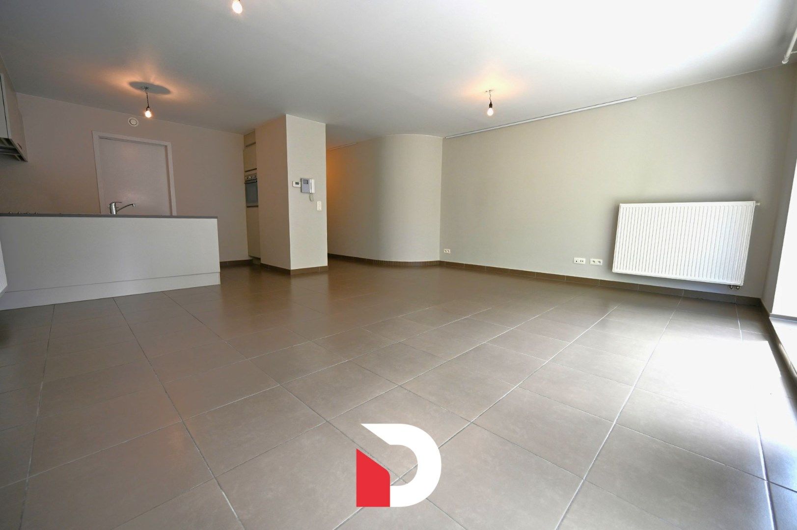 Ruim en instapklaar appartement met 2 slk. te Sint-Andries.  foto 3