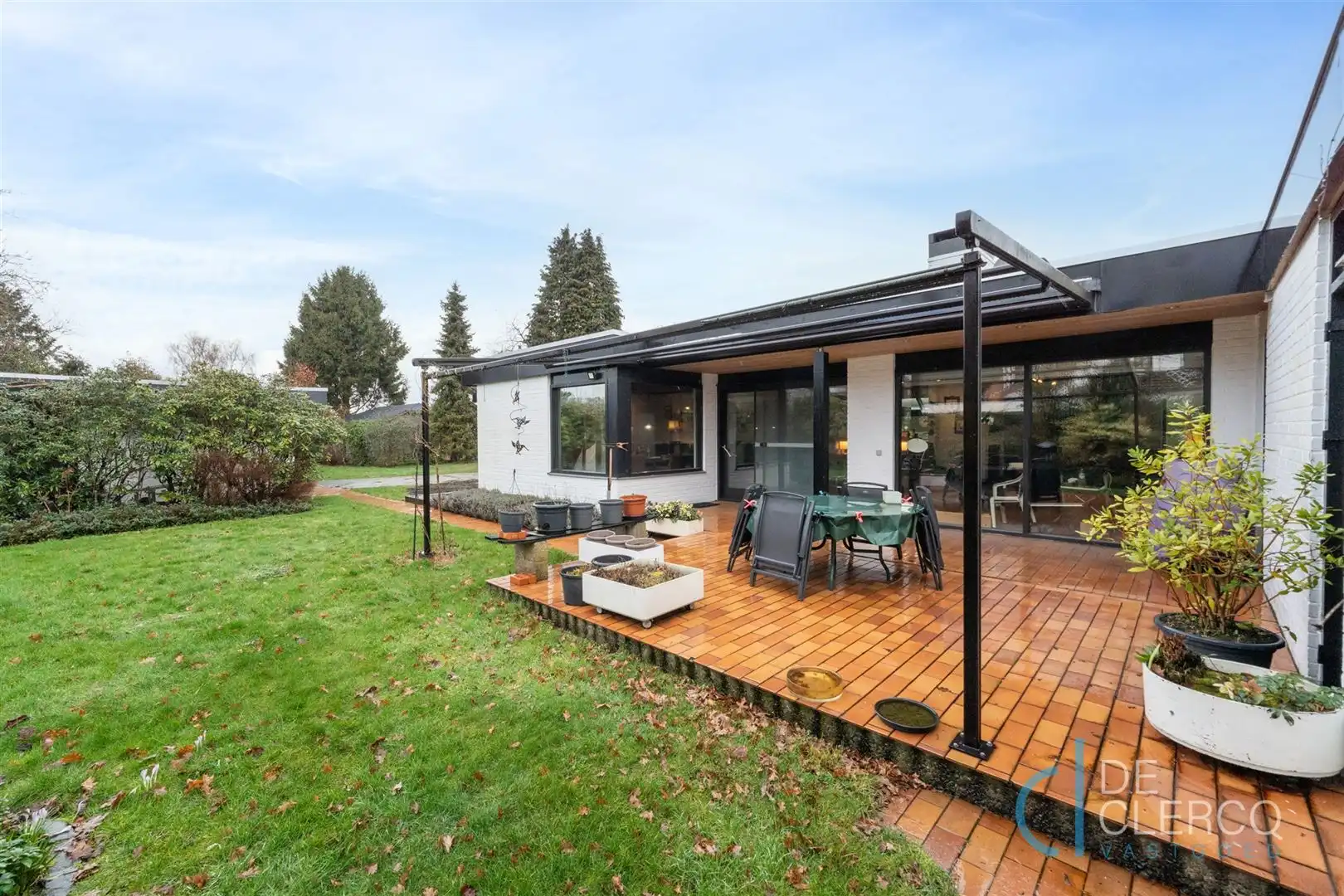 Ruime bungalow met grote tuin te koop in groene omgeving! foto 17