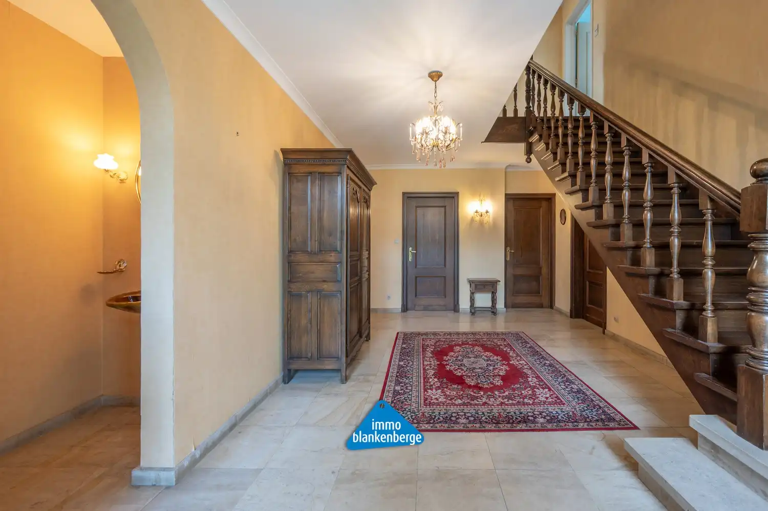 Exclusieve villa in een gegeerde residentiële wijk foto 16